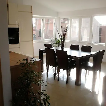 Adriatic Rose טוראני