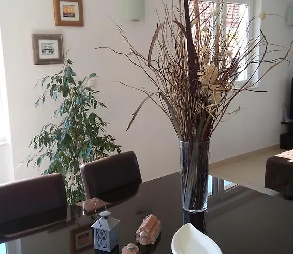 Adriatic Rose 투라니